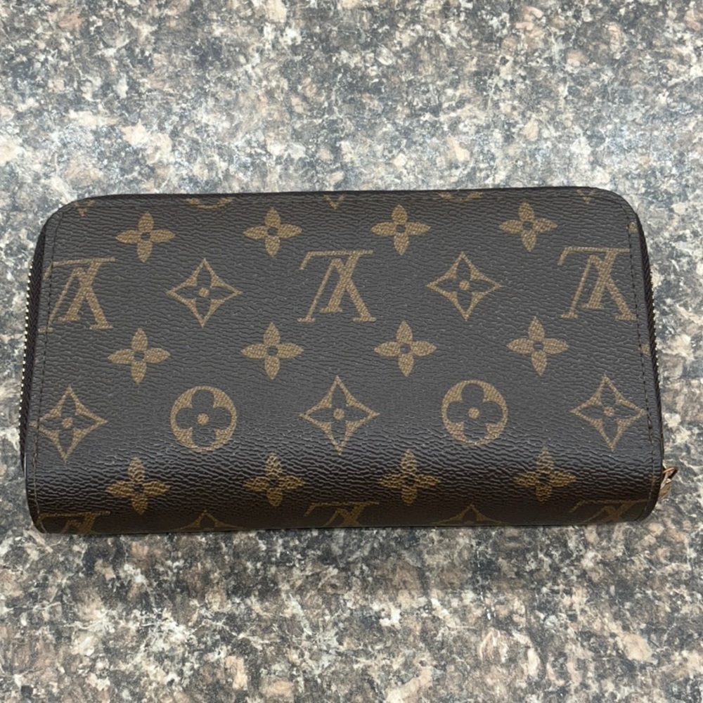 Louis Vuitton Double Zip Wallet Paris